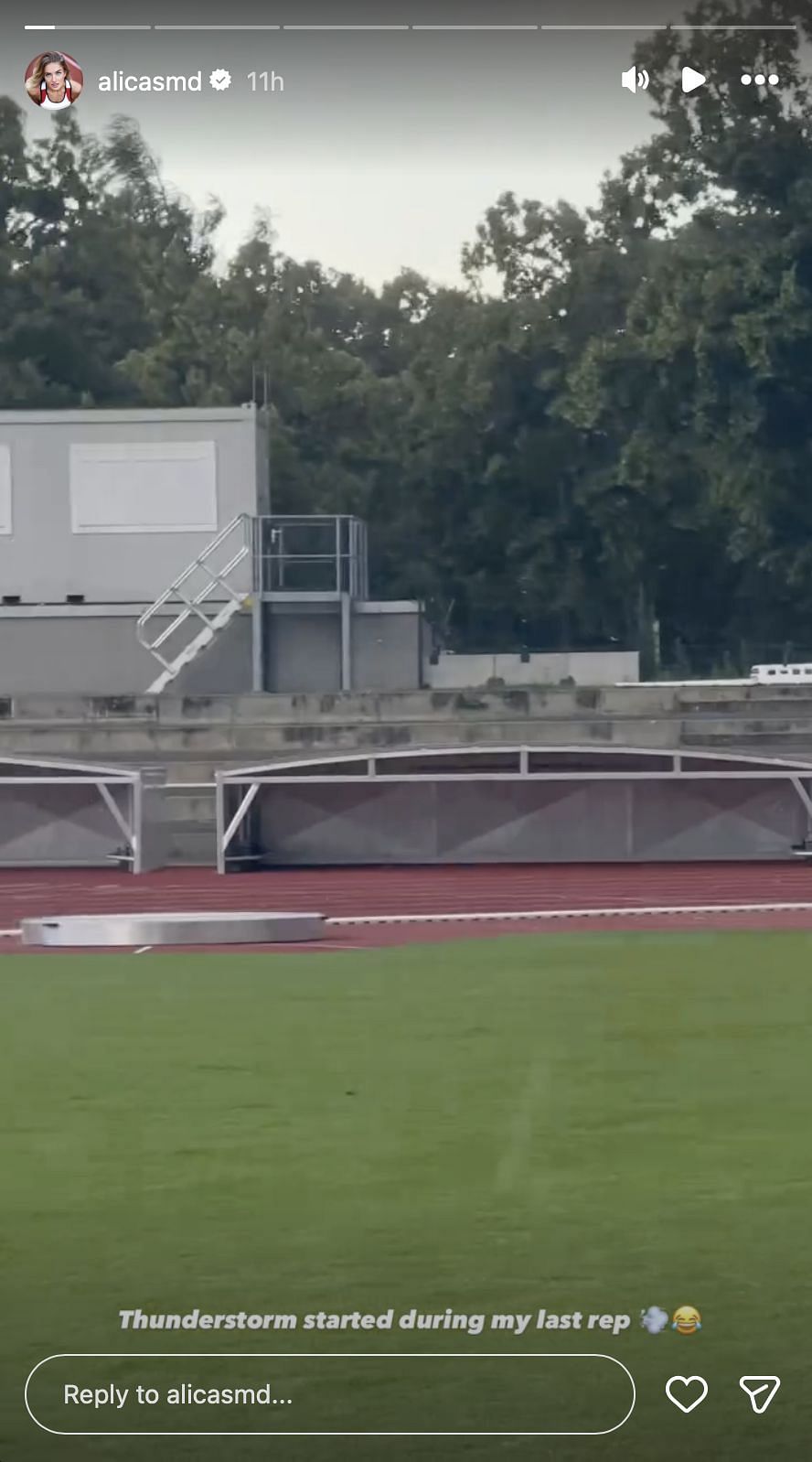 Alica Schmidt works out during a thunderstorm | Instagram@alicasmd